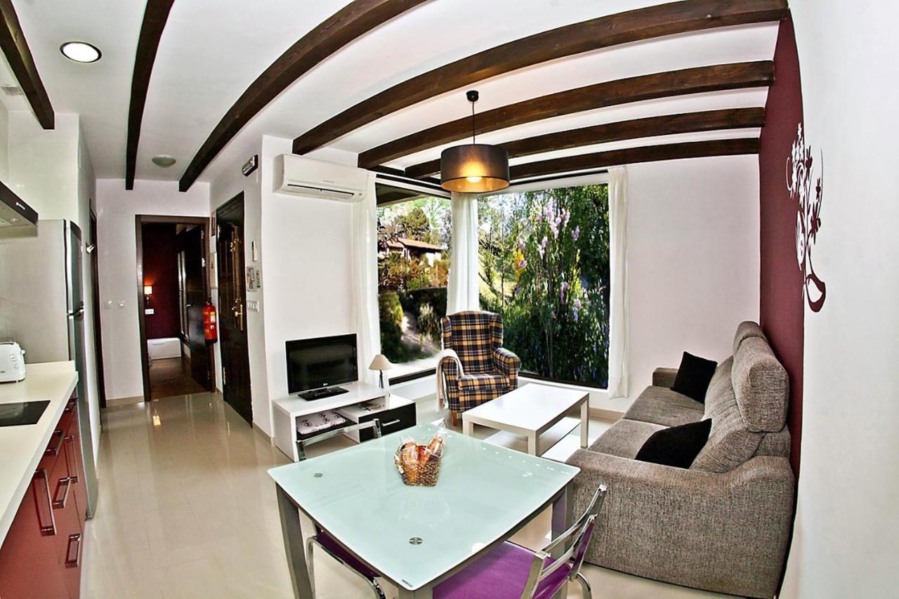 Apartamentos El Roble Valverde de la Vera Luaran gambar