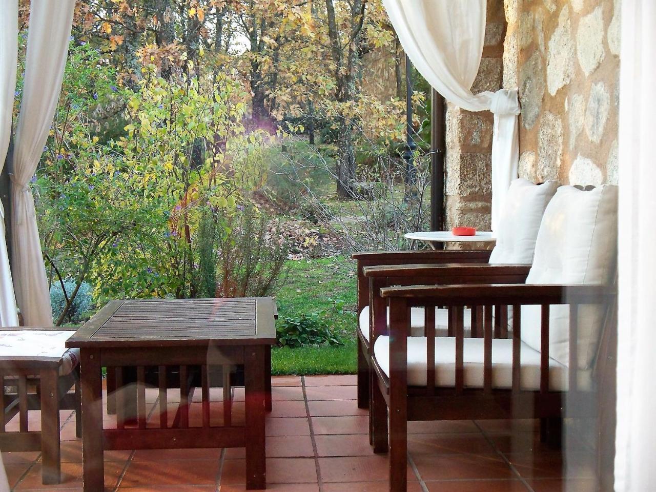 Apartamentos El Roble Valverde de la Vera Luaran gambar