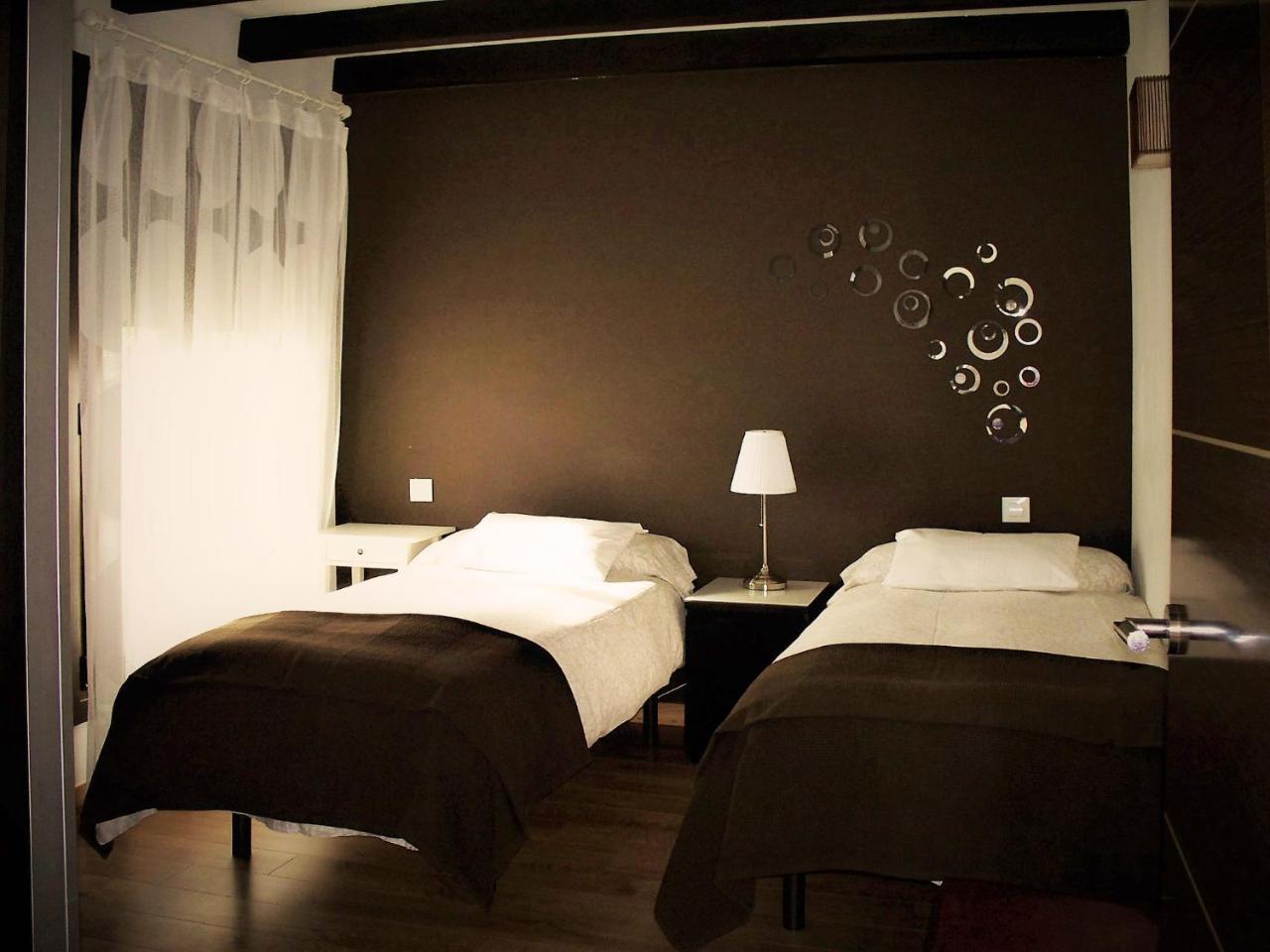 Apartamentos El Roble Valverde de la Vera Luaran gambar