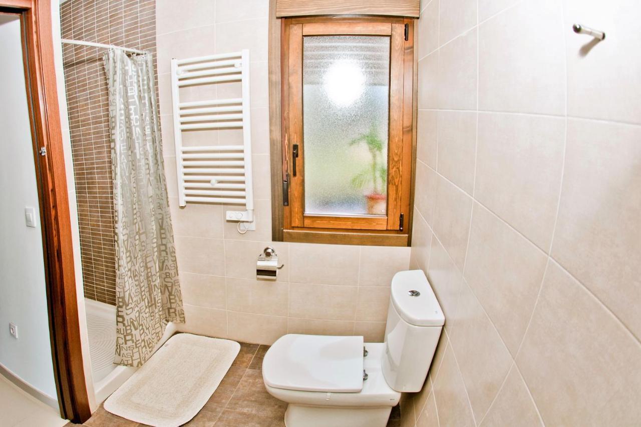 Apartamentos El Roble Valverde de la Vera Luaran gambar